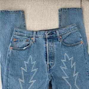 Western Levi's High-Rise Blue Denim Jeans with White Stitching